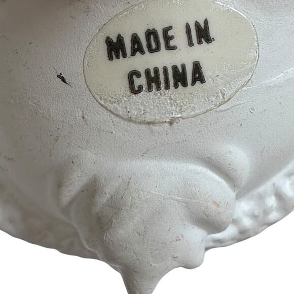 Vintage Daisy Duck Caroling Christmas Ornament Hanging Holiday Decor Collectible - Picture 7 of 8